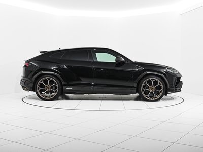 LAMBORGHINI URUS - 4