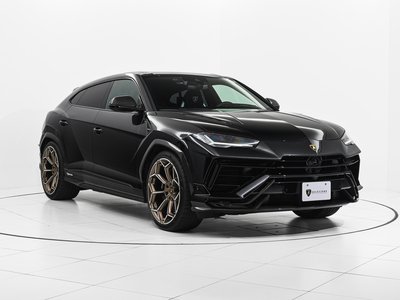 LAMBORGHINI URUS - 1