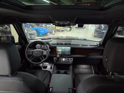 LAND ROVER DEFENDER - 7