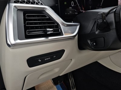 2025 BMW X6 — миниатюра 28