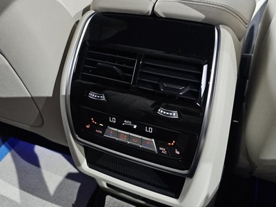2025 BMW X6 — миниатюра 29