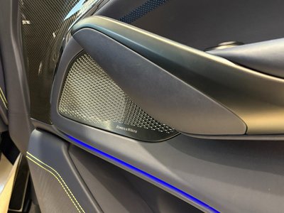 ASTON MARTIN DBX - 7