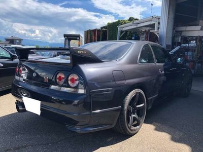 NISSAN SKYLINE GT-R - 4