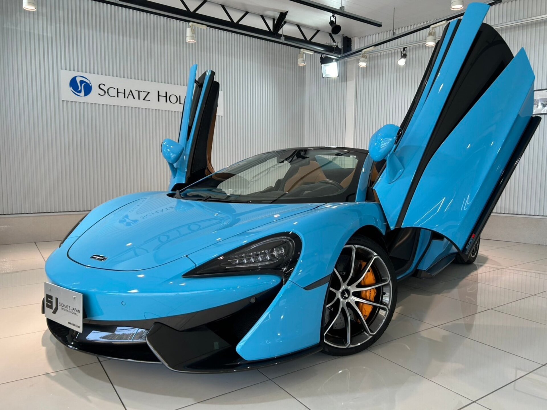MCLAREN 570S SPIDER - View 1