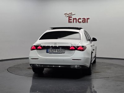 MERCEDES-BENZ E-CLASS - 4