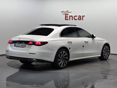 MERCEDES-BENZ E-CLASS - 3