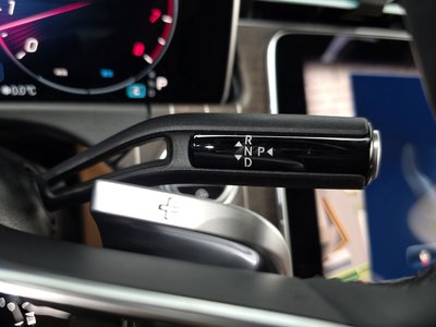 MERCEDES-BENZ E-CLASS - 9