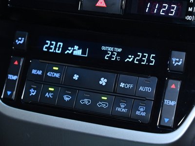 2016 Toyota LAND CRUISER 200 缩略图 32