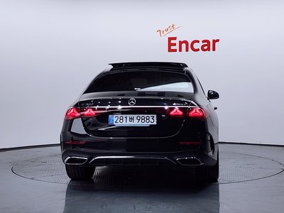 MERCEDES-BENZ E-CLASS - 3