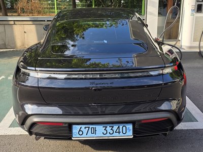 2026 Porsche TAYCAN photo 4
