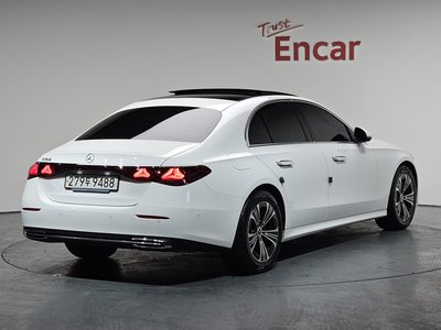 MERCEDES-BENZ E-CLASS - 2