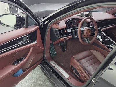 صورة 10 لـ 2025 Porsche PANAMERA