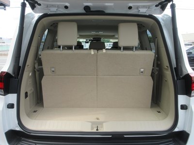 صورة مصغرة 65 لـ 2025 Toyota LAND CRUISER 300