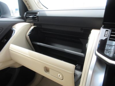 صورة مصغرة 56 لـ 2025 Toyota LAND CRUISER 300