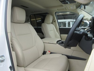 صورة مصغرة 37 لـ 2025 Toyota LAND CRUISER 300