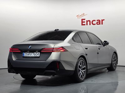 BMW 5 SERIES - 4