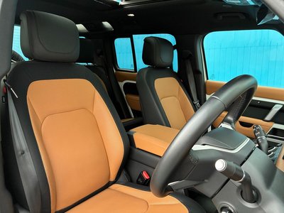 LAND ROVER DEFENDER - 4