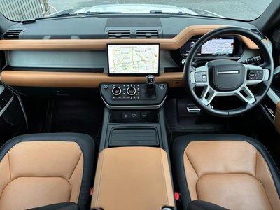 LAND ROVER DEFENDER - 3