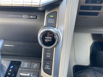 TOYOTA LAND CRUISER 300 - 7