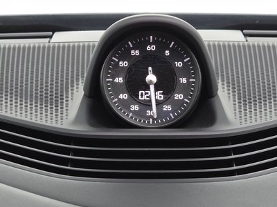 2021 Porsche TAYCAN thumbnail 32