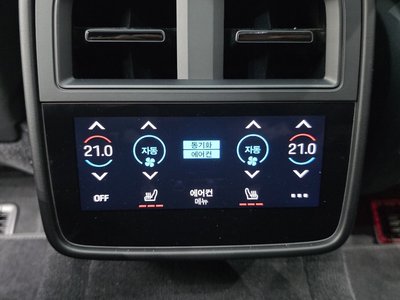 2021 Porsche TAYCAN thumbnail 35