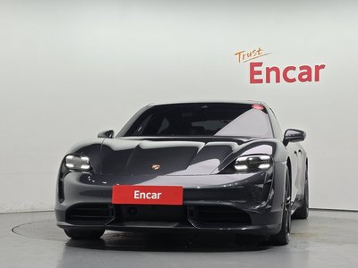 2021 Porsche TAYCAN photo 2