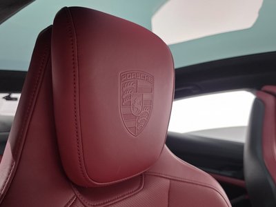 2021 Porsche TAYCAN thumbnail 18