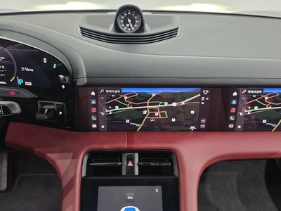 2021 Porsche TAYCAN thumbnail 25