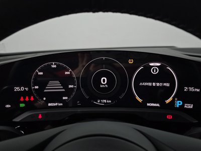 2021 Porsche TAYCAN thumbnail 11