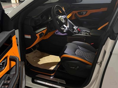 2024 Lamborghini URUS photo 5