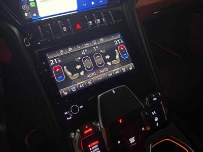 2024 Lamborghini URUS photo 7