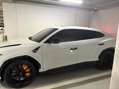 2024 Lamborghini URUS photo 1