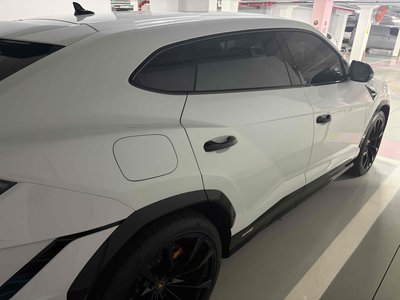 2024 Lamborghini URUS photo 4