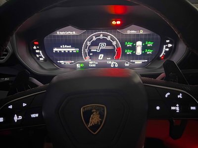 2024 Lamborghini URUS photo 6