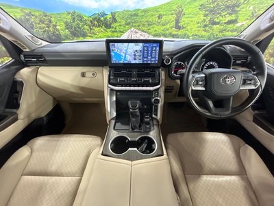 TOYOTA LAND CRUISER 300 - 2