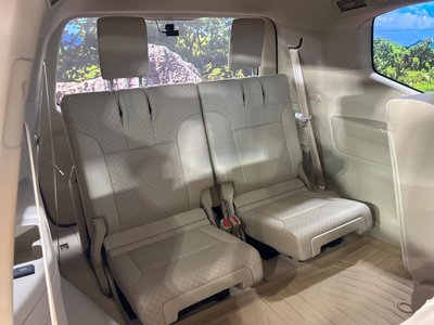 TOYOTA LAND CRUISER 300 - 10