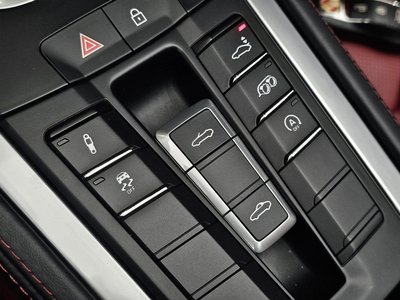 صورة مصغرة 15 لـ 2023 Porsche 718