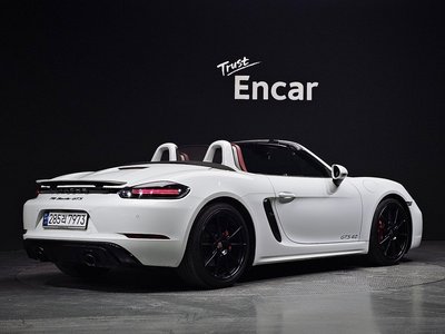 صورة 4 لـ 2023 Porsche 718