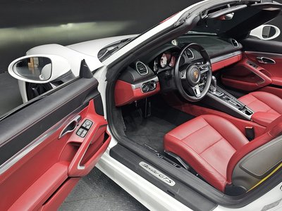 صورة 10 لـ 2023 Porsche 718