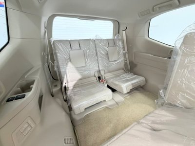 TOYOTA LAND CRUISER 300 - 6