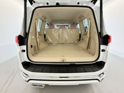 TOYOTA LAND CRUISER 300 - 8
