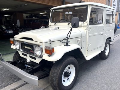 TOYOTA LAND CRUISER 40 - 2