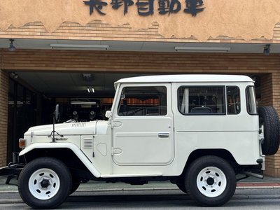 TOYOTA LAND CRUISER 40 - 1