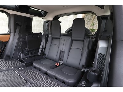 LAND ROVER DEFENDER 2024 thumbnail 48