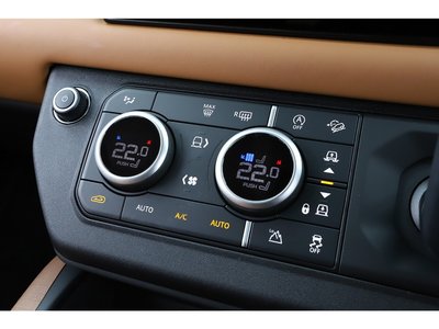 LAND ROVER DEFENDER 2024 thumbnail 58