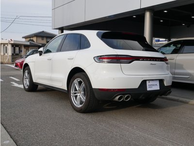 PORSCHE MACAN - 3