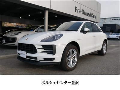 PORSCHE MACAN - 1