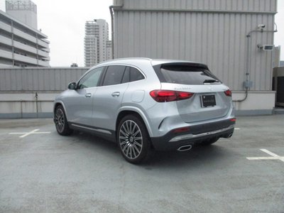 MERCEDES-BENZ GLA - 4
