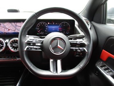 MERCEDES-BENZ GLA - 10