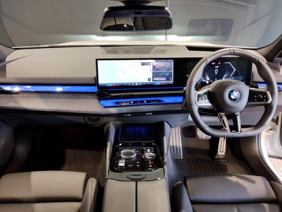 2024 BMW 5 SERIES TOURING thumbnail 14